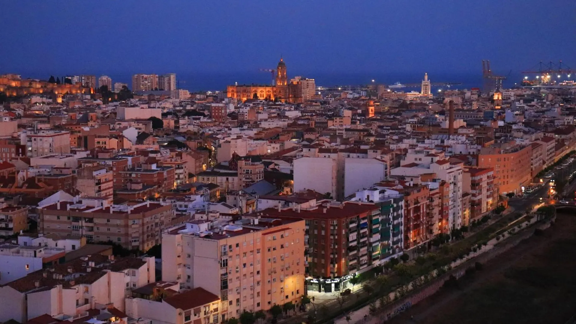 -Malagasunapts-Urbansky Crazy Views Апартаменты
