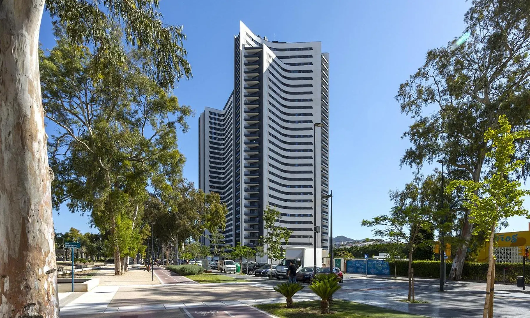 -Malagasunapts-Urbansky Crazy Views 0*,